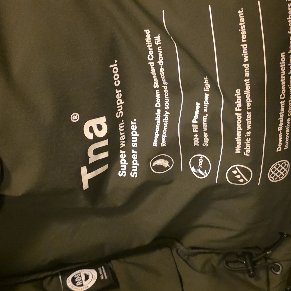 TNA Super Puff Vest - Picture 6 of 7